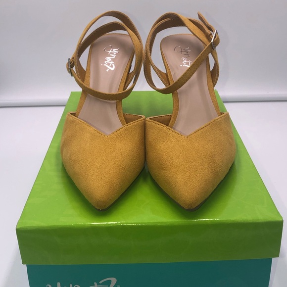 ynot? Shoes - Y•NOT? MARY JANE NEW MUSTARD HEELS